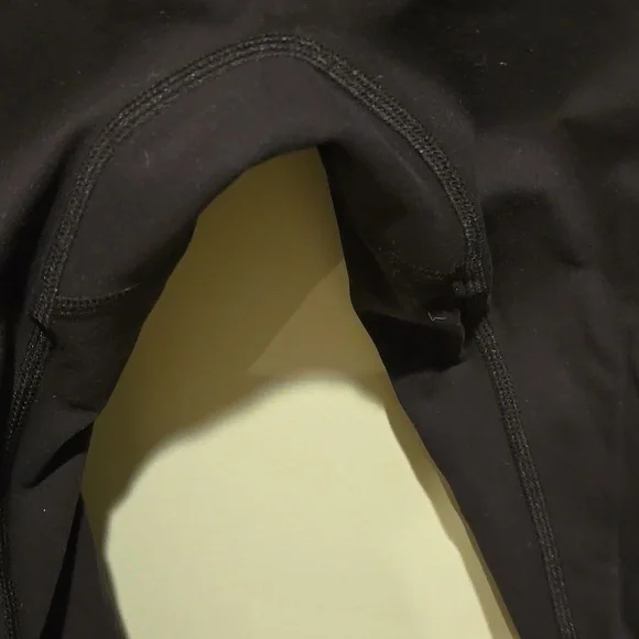 BuffBunny Collection Black Cropped 26” High Waist Leggings Size Large Pockets - Picture 5 of 7